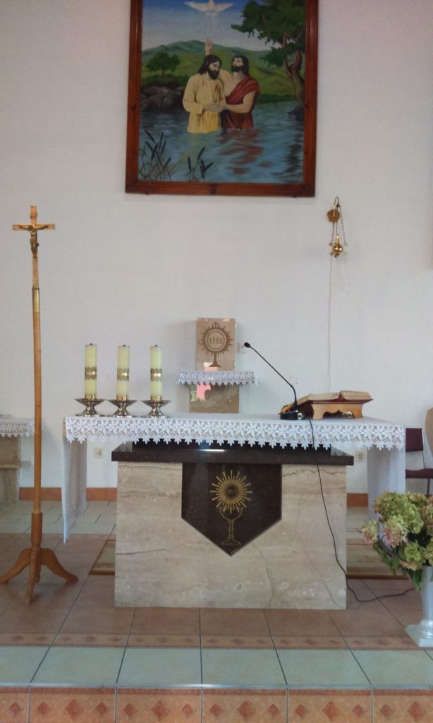 Ołtarz w kościele w Bukowie